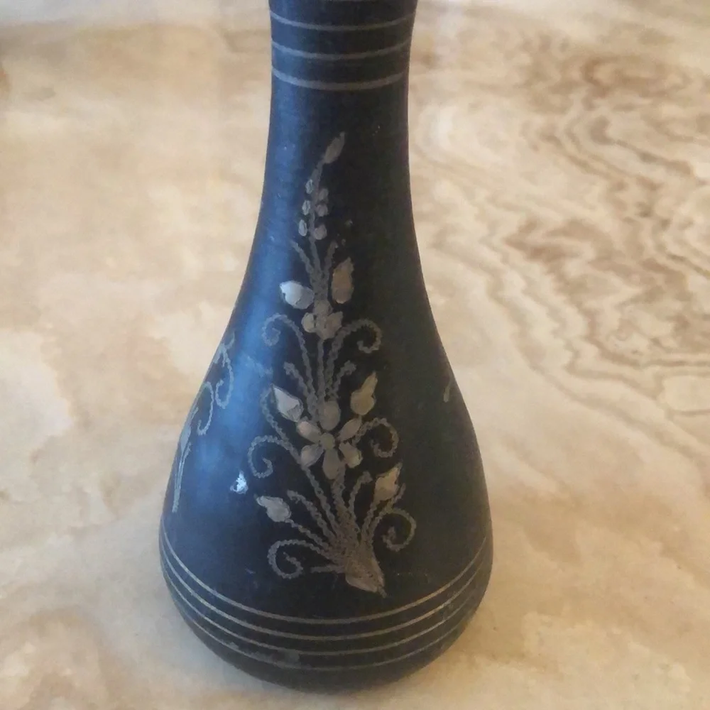 BLACK PAINTED BRASS VASE W GOLD ETCHED FLORAL DESIGN • 8” x 3” • VINTAGE